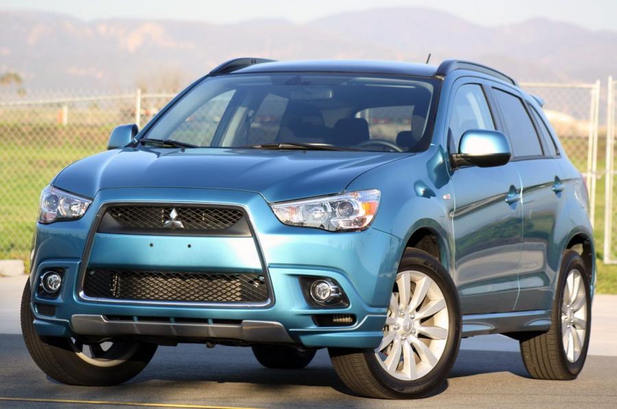  Mitsubishi Outlander Sport SE AWC 2011 года  (фото 37 из 48)